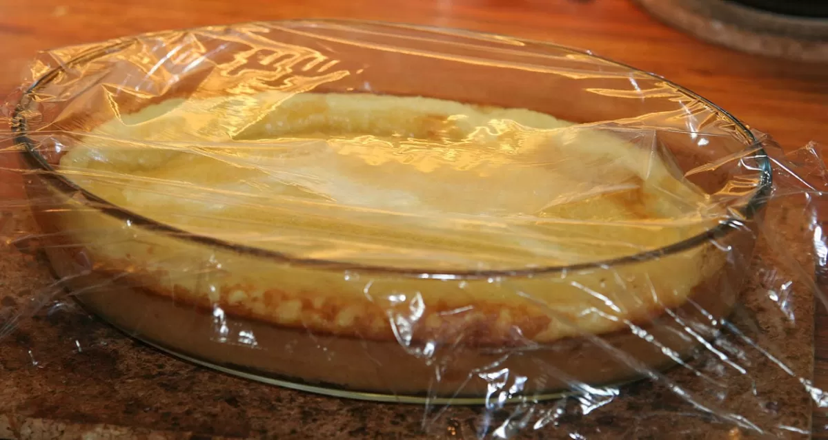 ¿El film de plástico ayuda a perder peso? Verdad y riesgos explicados Riesgos y preocupaciones de salud de la envoltura de plástico