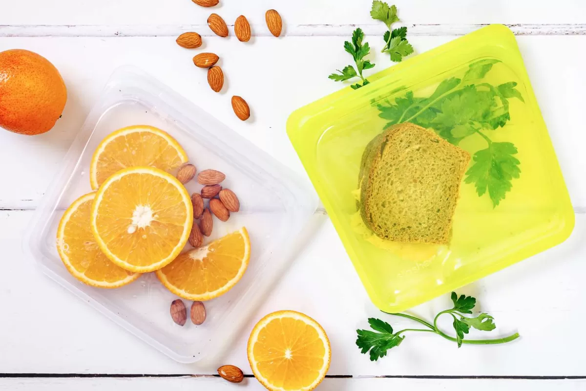 쉽게 접근하고 깔끔한 가정을 위해 재사용 가능한 가방을 스마트하게 보관하는 방법 2 재사용 가능한 가방 보관 팁