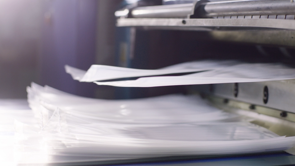 PE Bags vs Glass Plastic Vacuum Seal Storage